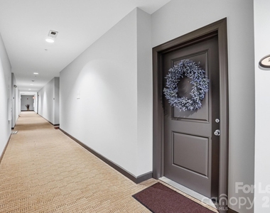1829 Kenilworth Avenue - Photo Thumbnail 2