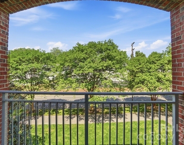 1829 Kenilworth Avenue - Photo Thumbnail 14