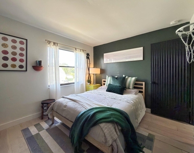 760 Windtree Way - Photo Thumbnail 9