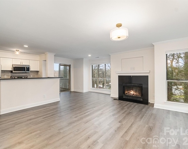 2512 Cranbrook Lane - Photo Thumbnail 2