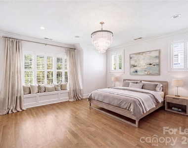 404 Iverson Way - Photo Thumbnail 8