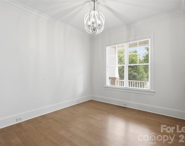 404 Iverson Way - Photo Thumbnail 10