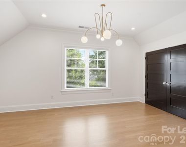404 Iverson Way - Photo Thumbnail 27