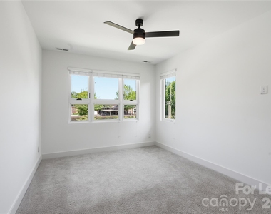 1112 Fairmont Street - Photo Thumbnail 4