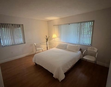 10101 Costa Del Sol Boulevard - Photo Thumbnail 16