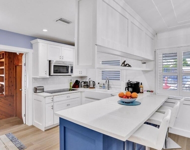 42 Sw 12th Street - Photo Thumbnail 6