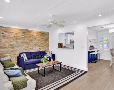 42 Sw 12th Street - Photo Thumbnail 14