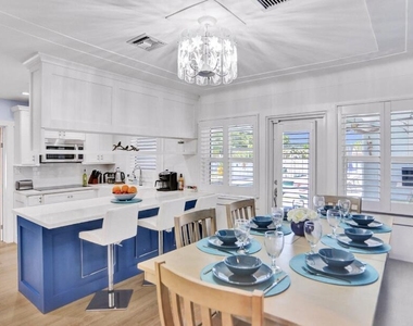 42 Sw 12th Street - Photo Thumbnail 10
