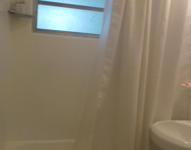 370 Orange Way - Photo Thumbnail 28