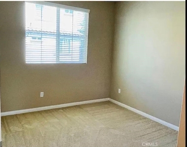 323 N Edenfield Avenue - Photo Thumbnail 10