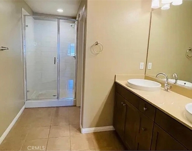 323 N Edenfield Avenue - Photo Thumbnail 3