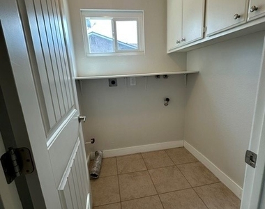 26286 Topanga - Photo Thumbnail 12