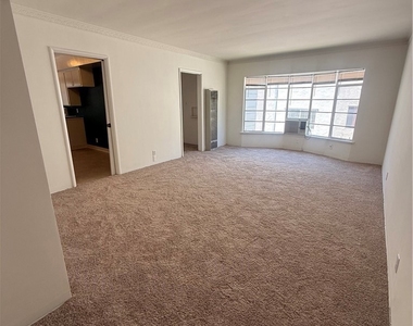 4909 Coldwater Canyon Avenue - Photo Thumbnail 1