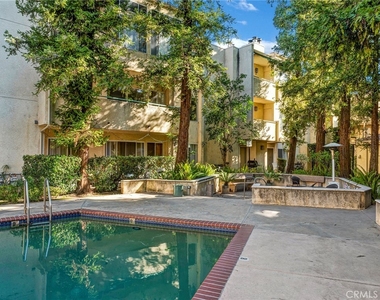 7800 Topanga Canyon Boulevard - Photo Thumbnail 3