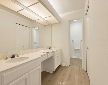 7800 Topanga Canyon Boulevard - Photo Thumbnail 19
