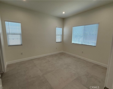 2843 E Alden Pl - Photo Thumbnail 1