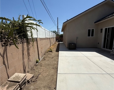 2843 E Alden Pl - Photo Thumbnail 8