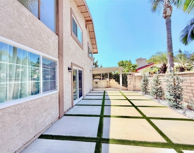 2134 N Pami Circle - Photo Thumbnail 22