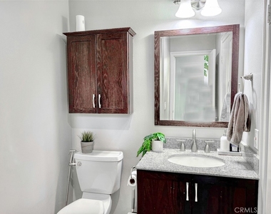 2134 N Pami Circle - Photo Thumbnail 16