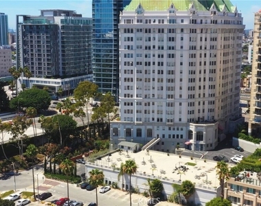800 E Ocean Boulevard - Photo Thumbnail 16