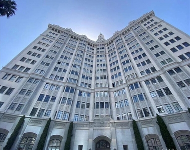 800 E Ocean Boulevard - Photo Thumbnail 1