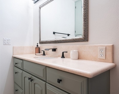 3718 S Parker Street - Photo Thumbnail 27