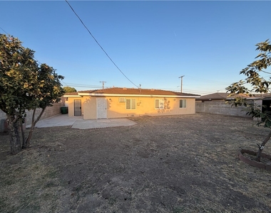 12660 Yorba - Photo Thumbnail 14