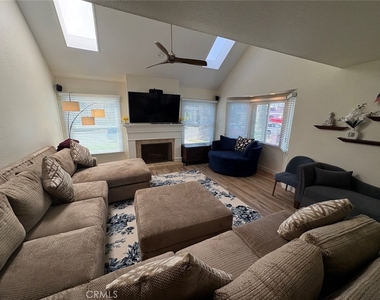 223 14th Street - Photo Thumbnail 2