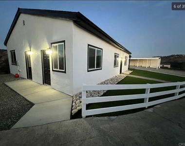 1533 Avohill Drive - Photo Thumbnail 1