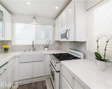 577 Ramona - Photo Thumbnail 11