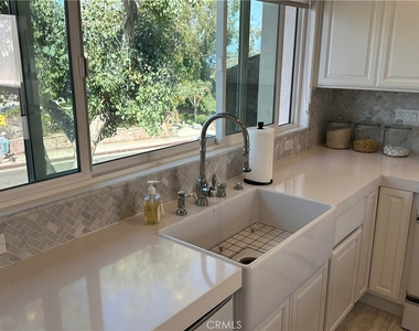 577 Ramona - Photo Thumbnail 6