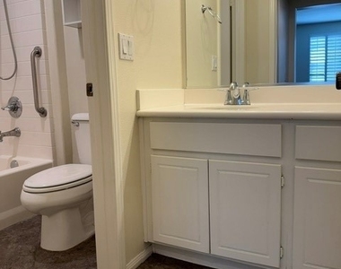 1133 Shady Creek Drive - Photo Thumbnail 5