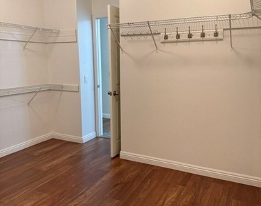 1133 Shady Creek Drive - Photo Thumbnail 20