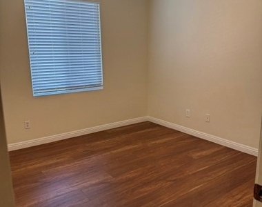 1133 Shady Creek Drive - Photo Thumbnail 15