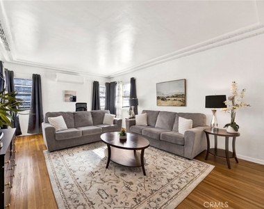 4343 Laurel Canyon Boulevard - Photo Thumbnail 2