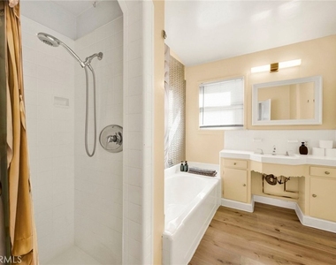 4343 Laurel Canyon Boulevard - Photo Thumbnail 5