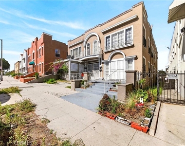 139 S Manhattan - Photo Thumbnail 32