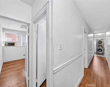 139 S Manhattan - Photo Thumbnail 16
