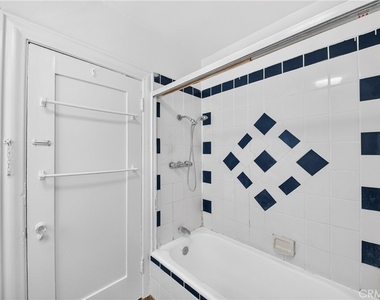 139 S Manhattan - Photo Thumbnail 20