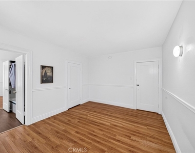 139 S Manhattan - Photo Thumbnail 18