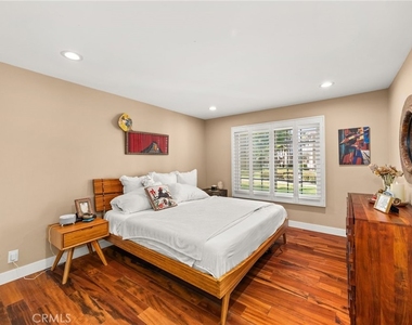 3860 Amberly - Photo Thumbnail 16