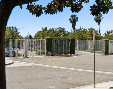 3860 Amberly - Photo Thumbnail 23
