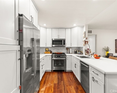 3860 Amberly - Photo Thumbnail 7