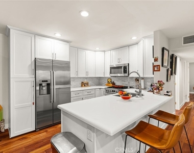 3860 Amberly - Photo Thumbnail 6