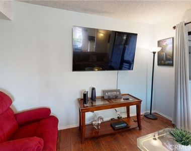 5205 E Waverly Drive - Photo Thumbnail 6