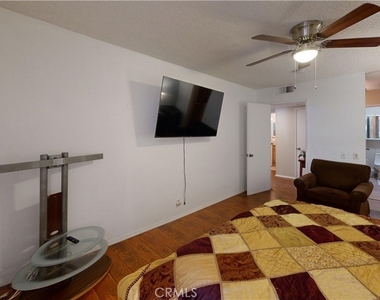 5205 E Waverly Drive - Photo Thumbnail 9