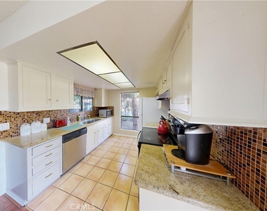 5205 E Waverly Drive - Photo Thumbnail 2
