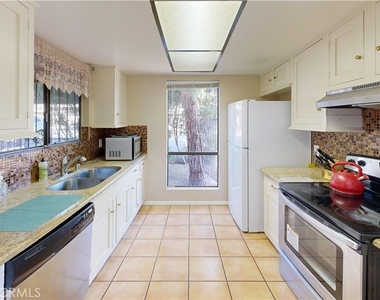 5205 E Waverly Drive - Photo Thumbnail 3