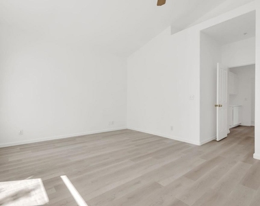 3427 Sanford Street - Photo Thumbnail 25