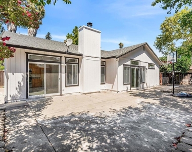 3427 Sanford Street - Photo Thumbnail 37